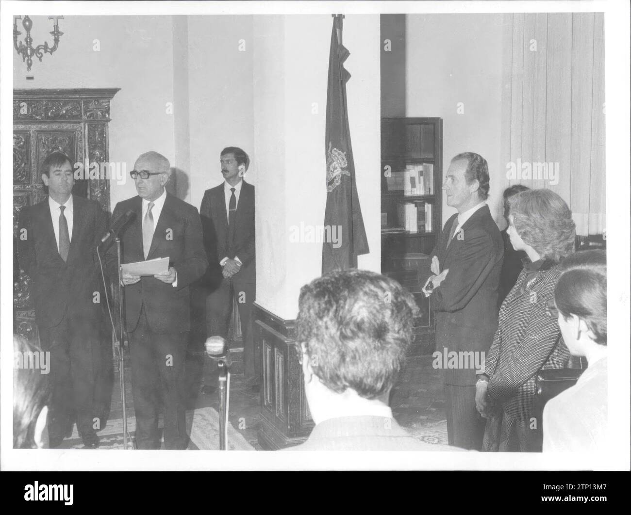 Madrid, 19/12/1983.- i Kings hanno inaugurato la sede del Mediatore, il cui proprietario era Joaquín Ruiz Giménez. Crediti: Album / Archivo ABC Foto Stock