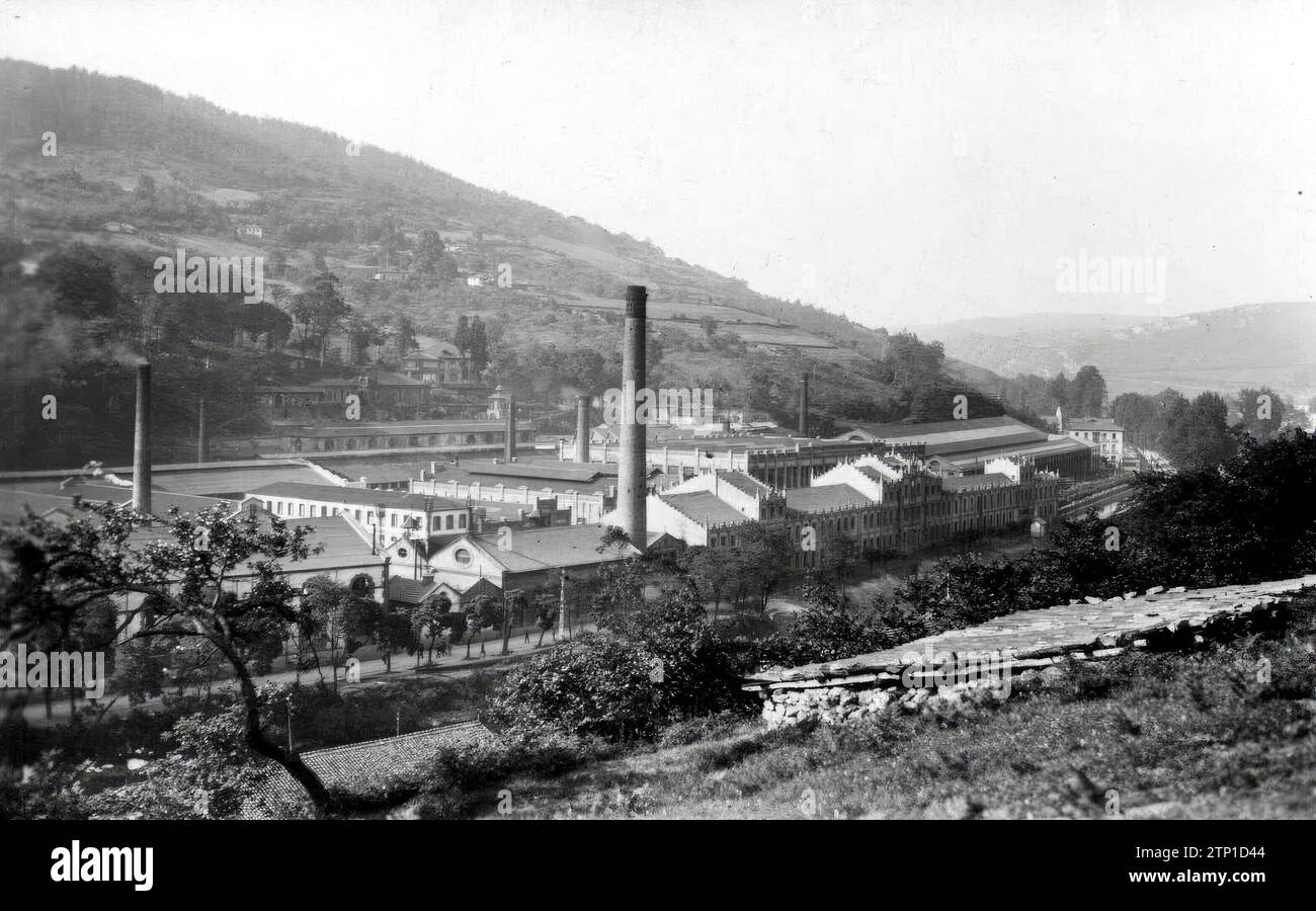12/31/1949. Veduta generale della fabbrica nazionale di cannoni nella città di Trubia (Asturie). Crediti: Album / Archivo ABC / Celestino Collada Foto Stock