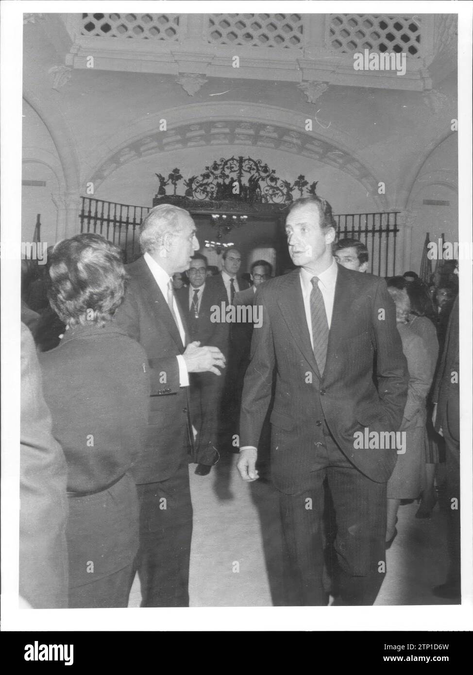 Madrid, 19/12/1983.- i Kings hanno inaugurato la sede del Mediatore, il cui proprietario era Joaquín Ruiz Giménez. Crediti: Album / Archivo ABC Foto Stock