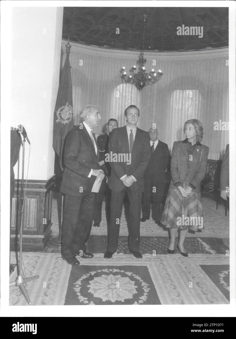 Madrid, 19/12/1983.- i Kings hanno inaugurato la sede del Mediatore, il cui proprietario era Joaquín Ruiz Giménez. Crediti: Album / Archivo ABC Foto Stock