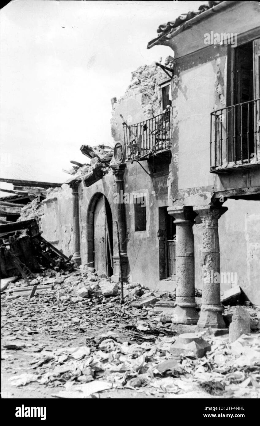 03/31/1937. Rovine di una città bombardata da aerei italiani. Crediti: Album / Archivo ABC / albero y Segovia Foto Stock