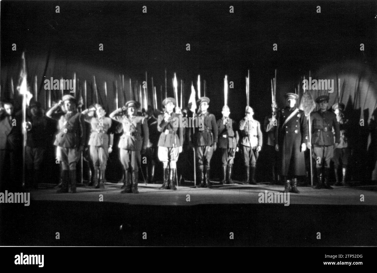 07/31/1936. Soldati del No. 2 reggimento di cavalleria, pochi istanti prima della consegna dello Standard, nel teatro Zarzuela. Crediti: Album / Archivo ABC / José Fernández Aguayo Foto Stock