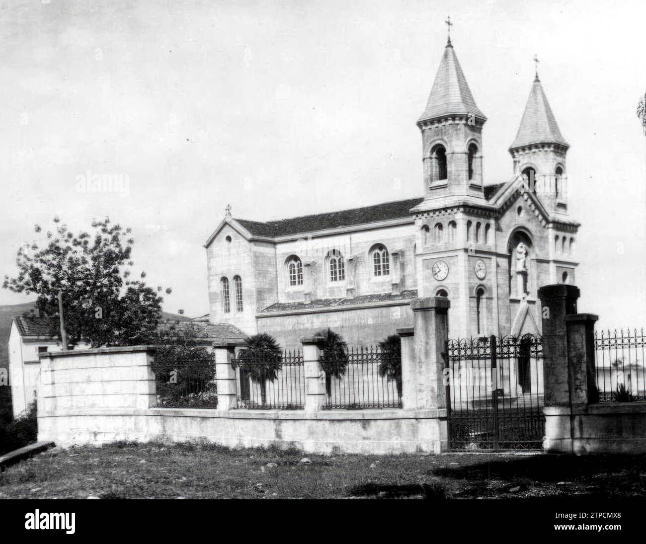 12/31/1928. Chiesa di 'el Pito' e pantheon di famiglia delle Selgas (Asturie). Crediti: Album / Archivo ABC / Castillo Foto Stock
