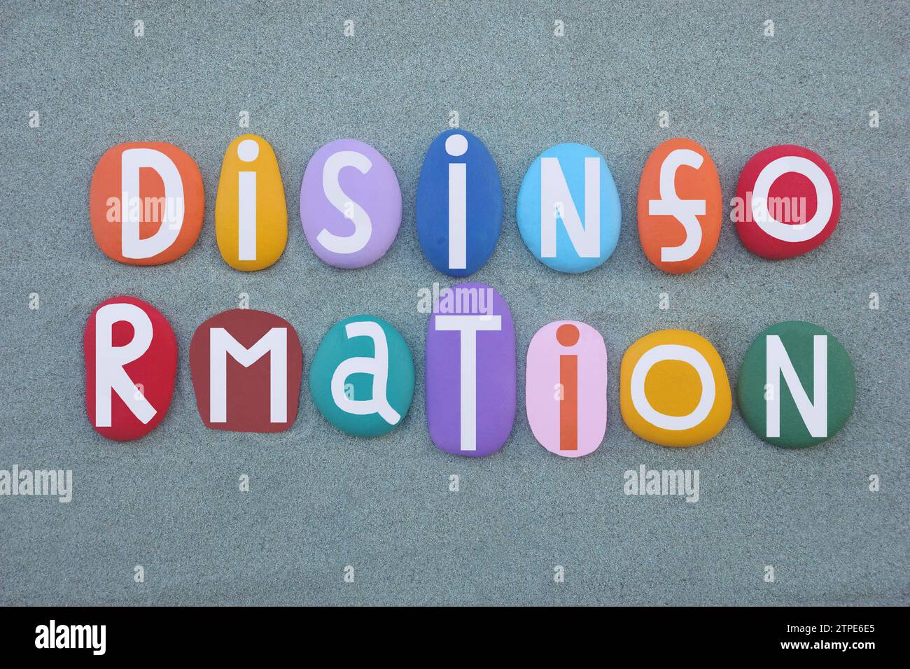 Disinformazione, false informazioni deliberatamente e spesso segretamente diffuse per influenzare l'opinione pubblica o oscurare la verità Foto Stock