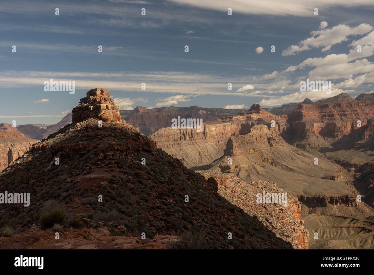 Lookout Point si erge sopra il fiume Colorado sottostante dall'Hermit Trail Foto Stock
