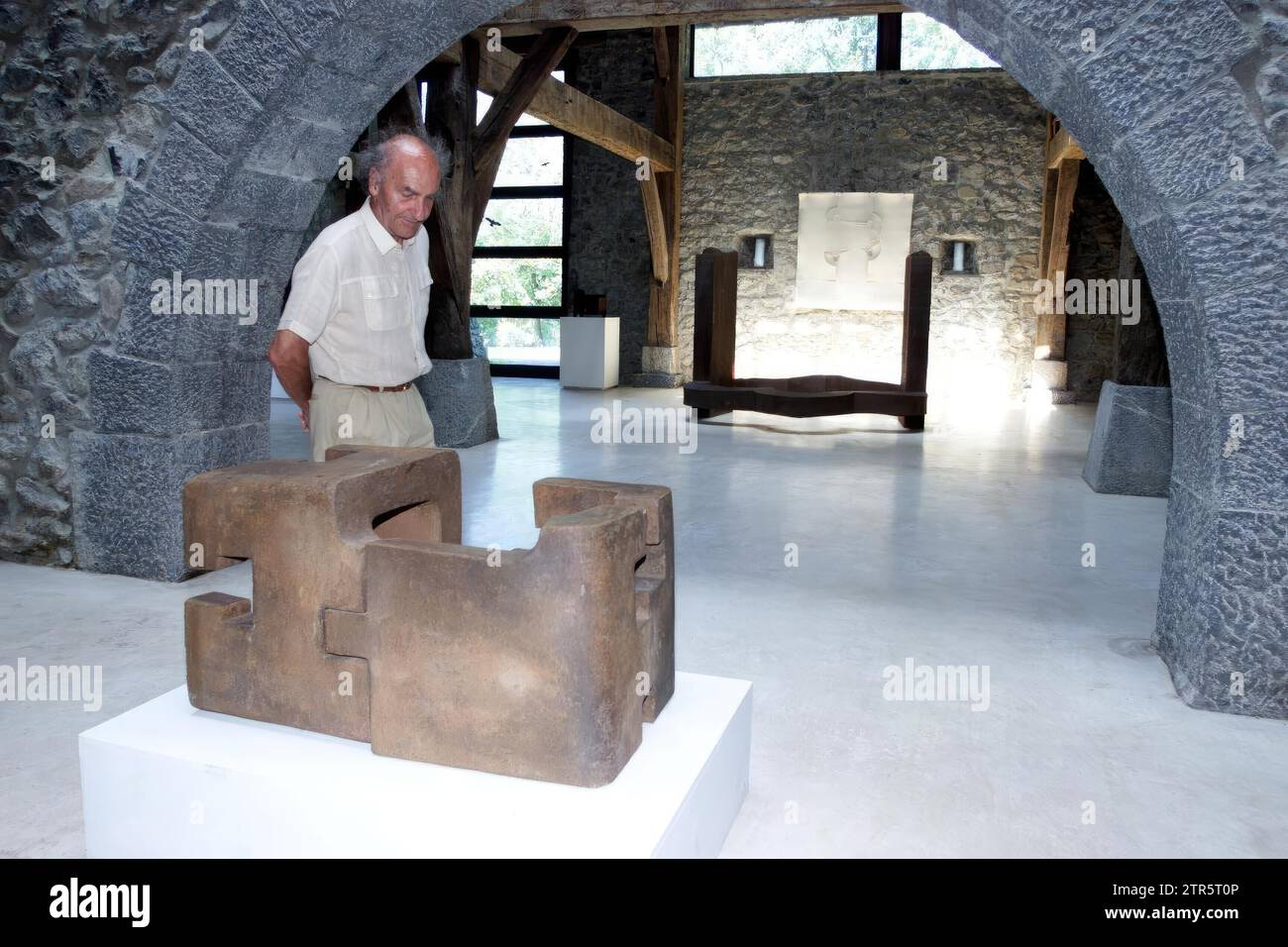 San Sebastian 8-24-2000 relazione di Scultoreduardo Chillida. Foto: Daniel G. Lopez....Archdc - nel museo Chillida Leku con le opere di Eduardo Chillida a Hernani. Crediti: Album / Archivo ABC / Daniel G. López Foto Stock