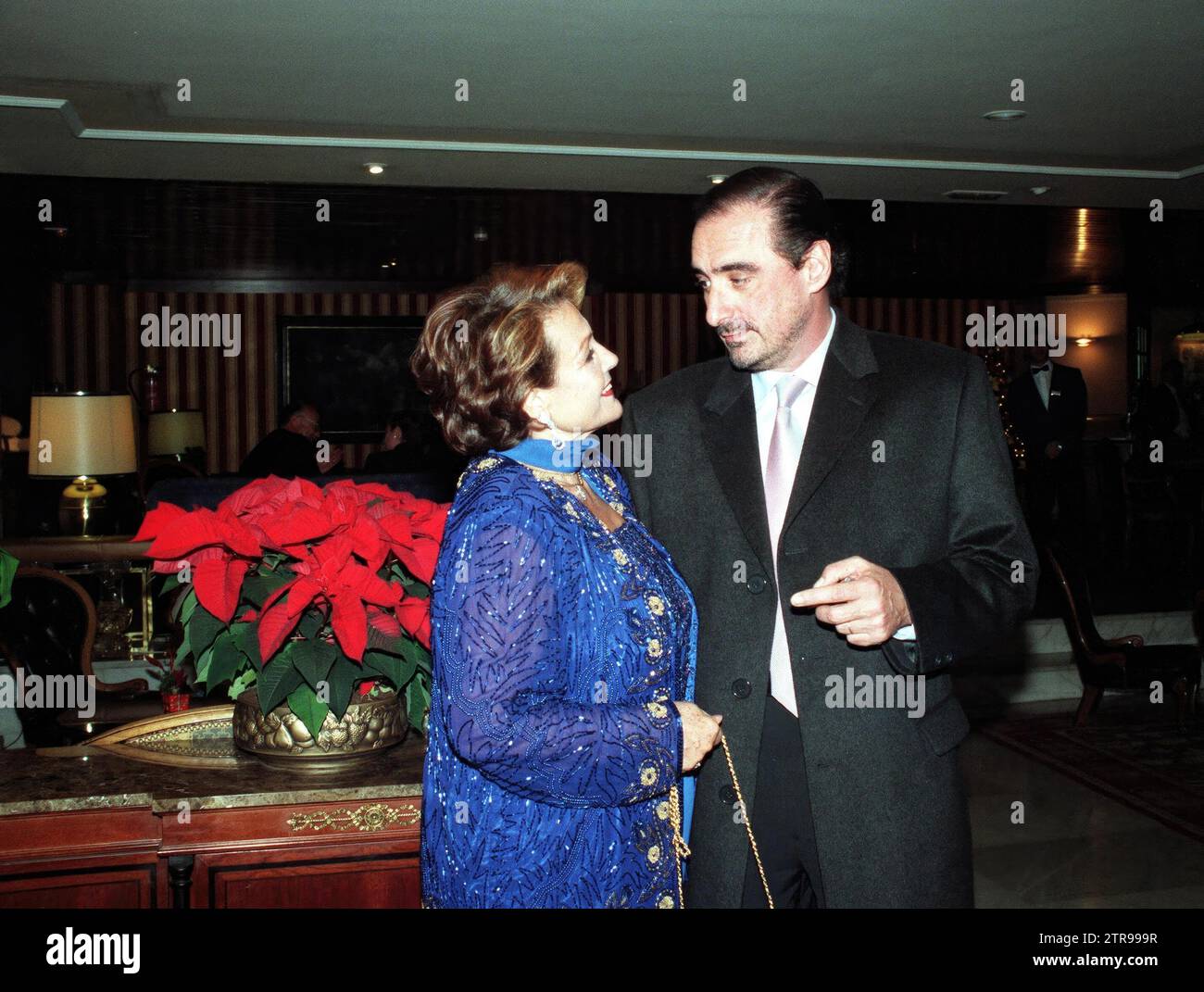 Carmen Sevilla e Carlos Herrera alla cerimonia di premiazione Naranja y Limón del 2001. Crediti: Album / Archivo ABC / Ángel de Antonio Foto Stock