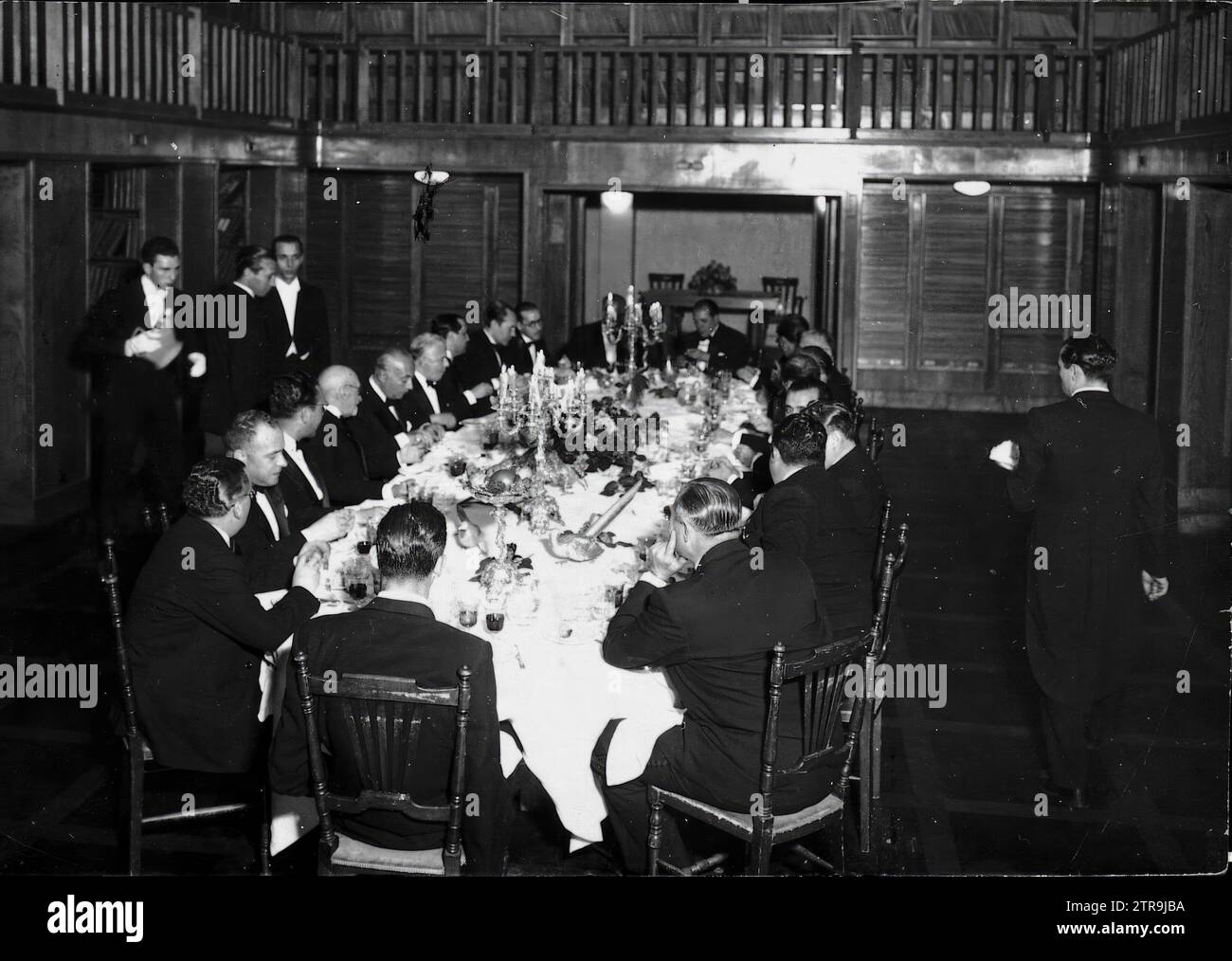 04/01/1948. Madrid, membri della giuria: Gregorio Marañón, Joaquín Ruiz Jiménez, Pedro Rocamora, Jesús Pabón, Agustín de Foxá. Víctor de la Serna, Pedro Gómez Aparicio, Francisco Lucientes, Juan José Pradera, Xavier de Echarri, Manuel Halcón. - data approssimativa. Crediti: Album / Archivo ABC Foto Stock