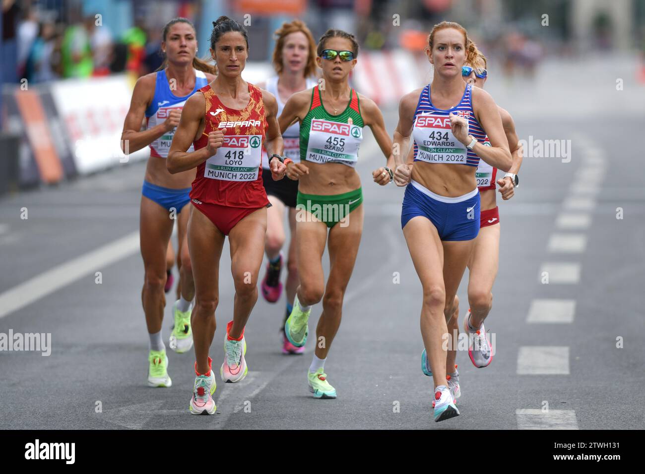 Rosie Edwards (Gran Bretagna), Elena Loyo (Spagna), Nora Szabo (Ungheria). Maratona femminile. Campionati europei di Monaco 2022 Foto Stock