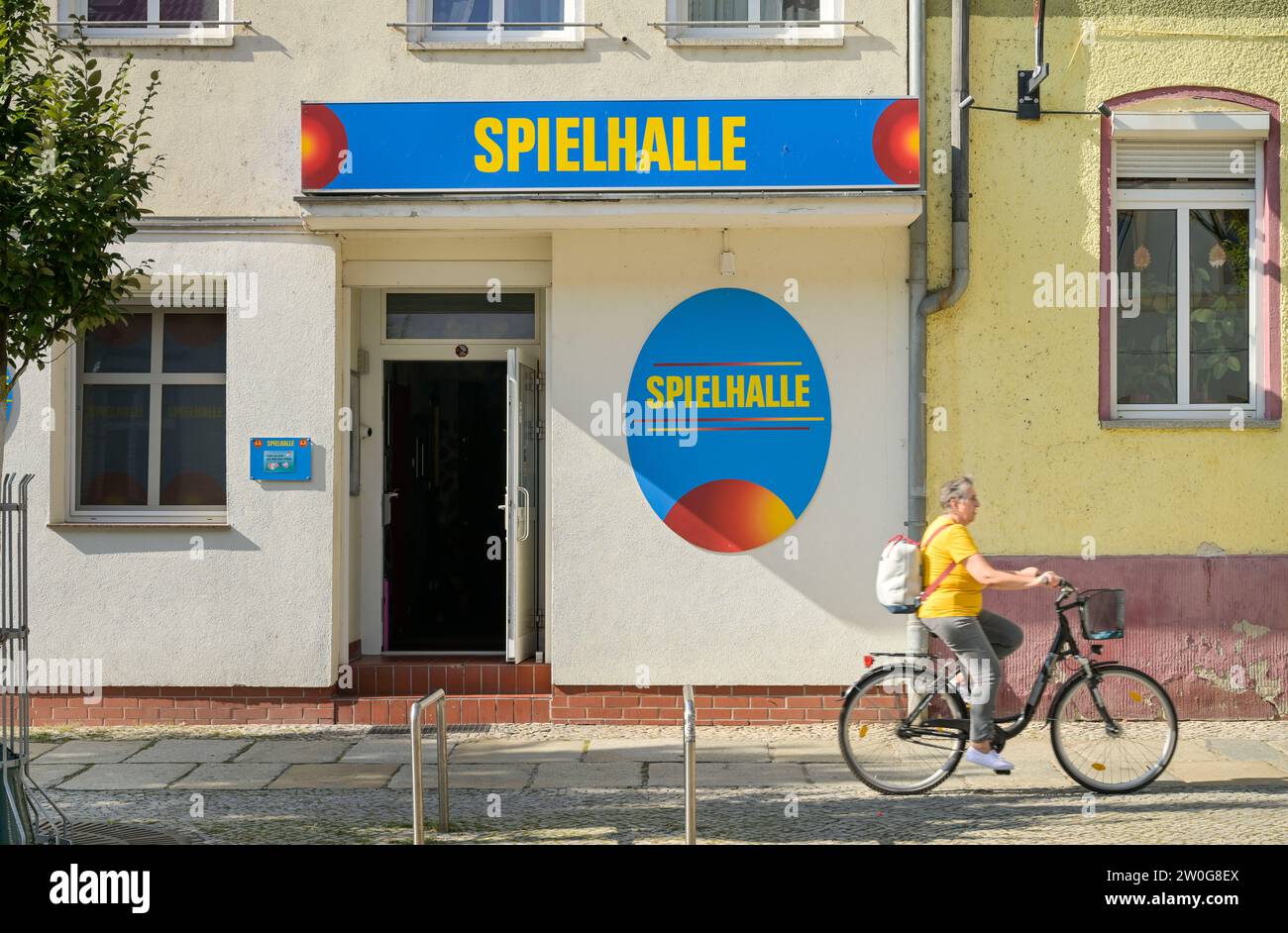 Spielhalle, Mühlenstraße, Fürstenwalde, Landkreis Oder-Spree, Brandeburgo, Deutschland Foto Stock