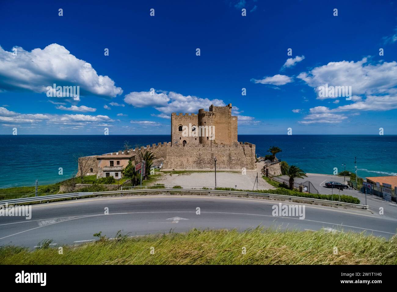 Castello Federiciano, castello fortificato di epoca normanna, oggi sede di ricevimenti ed eventi. Foto Stock