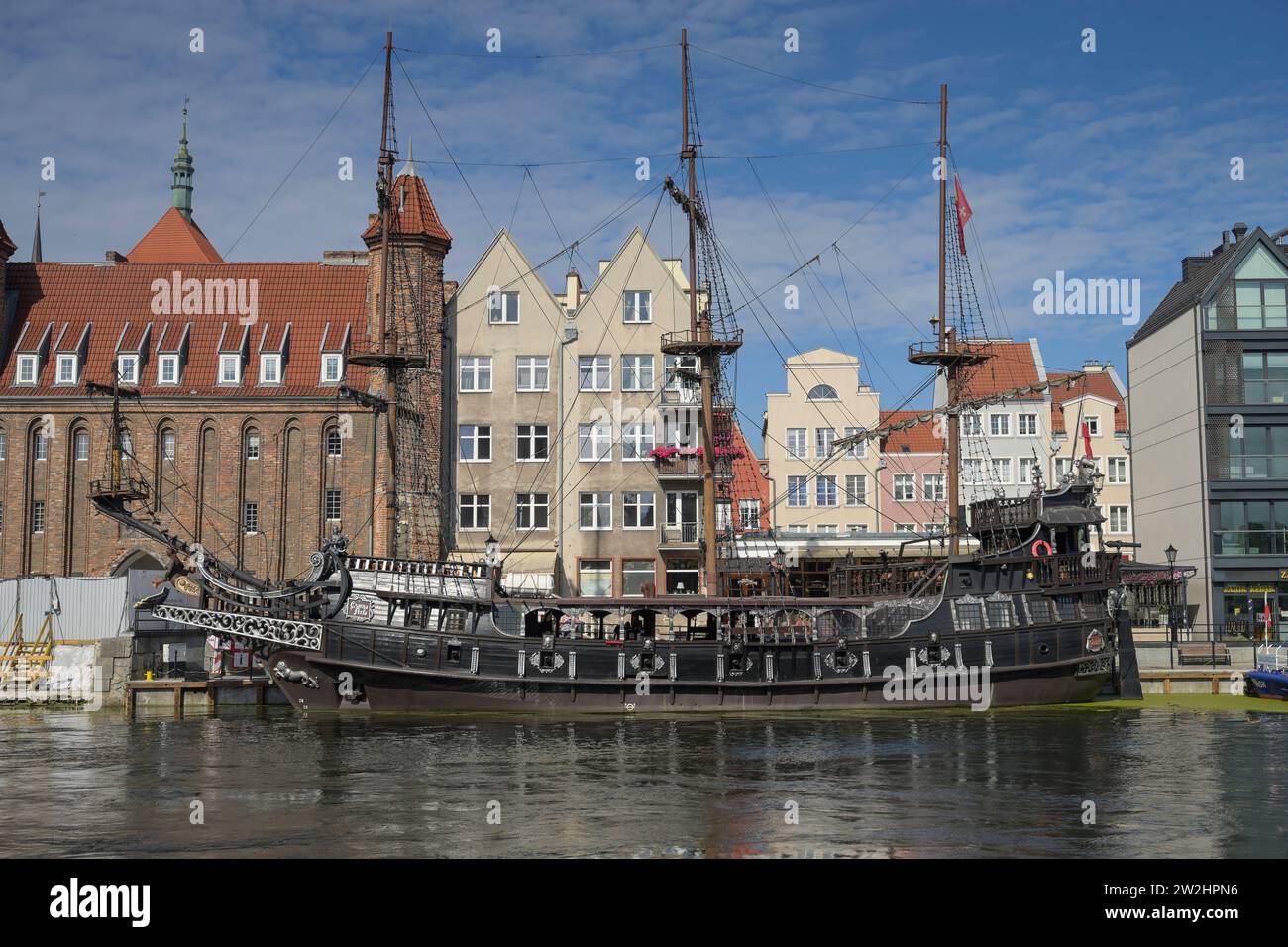Nachbau Piratenschiff Czarna-Perla, Ausflugsboot auf der Motlawa, Altstadt, Danzica, Woiwodschaft Pommern, Polen Foto Stock