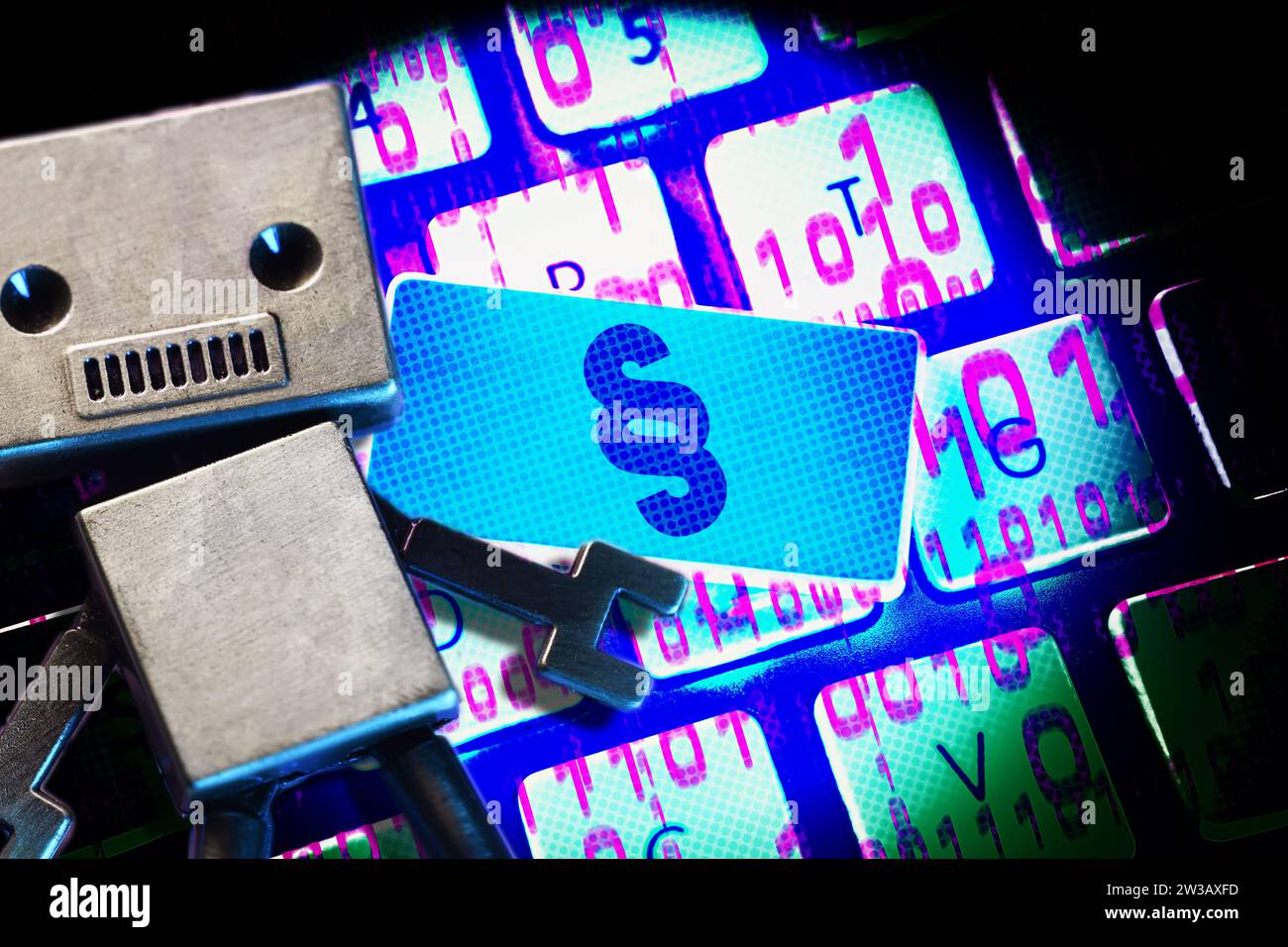 FOTOMONTAGE, Taste mit Paragrafenzeichen und Roboter auf einer Computertastatur, Symbolfoto ai Act Foto Stock