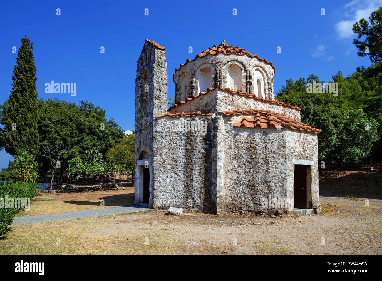 Byzantinische Kapelle Agios Nikolaos Fountoukli, eine der ältesten Kirchen von Rhodos als Vierkonchenbau aus dem 14. Jhd., nahe bei Eleousa, Rhodos, G. Foto Stock