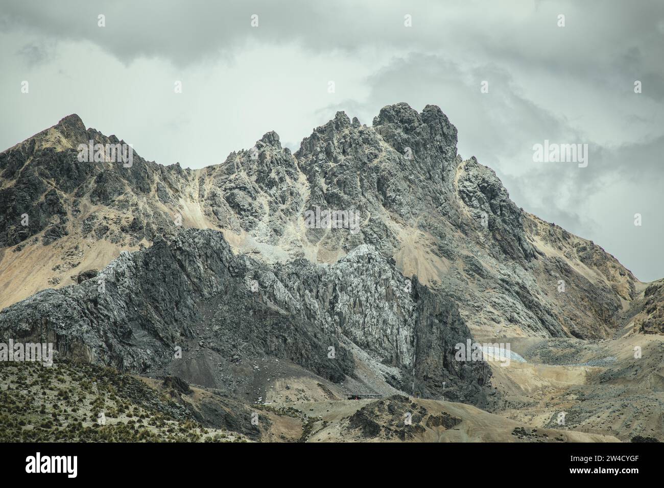 Formazione rocciosa nelle Ande, Ticlio, Perù Foto Stock