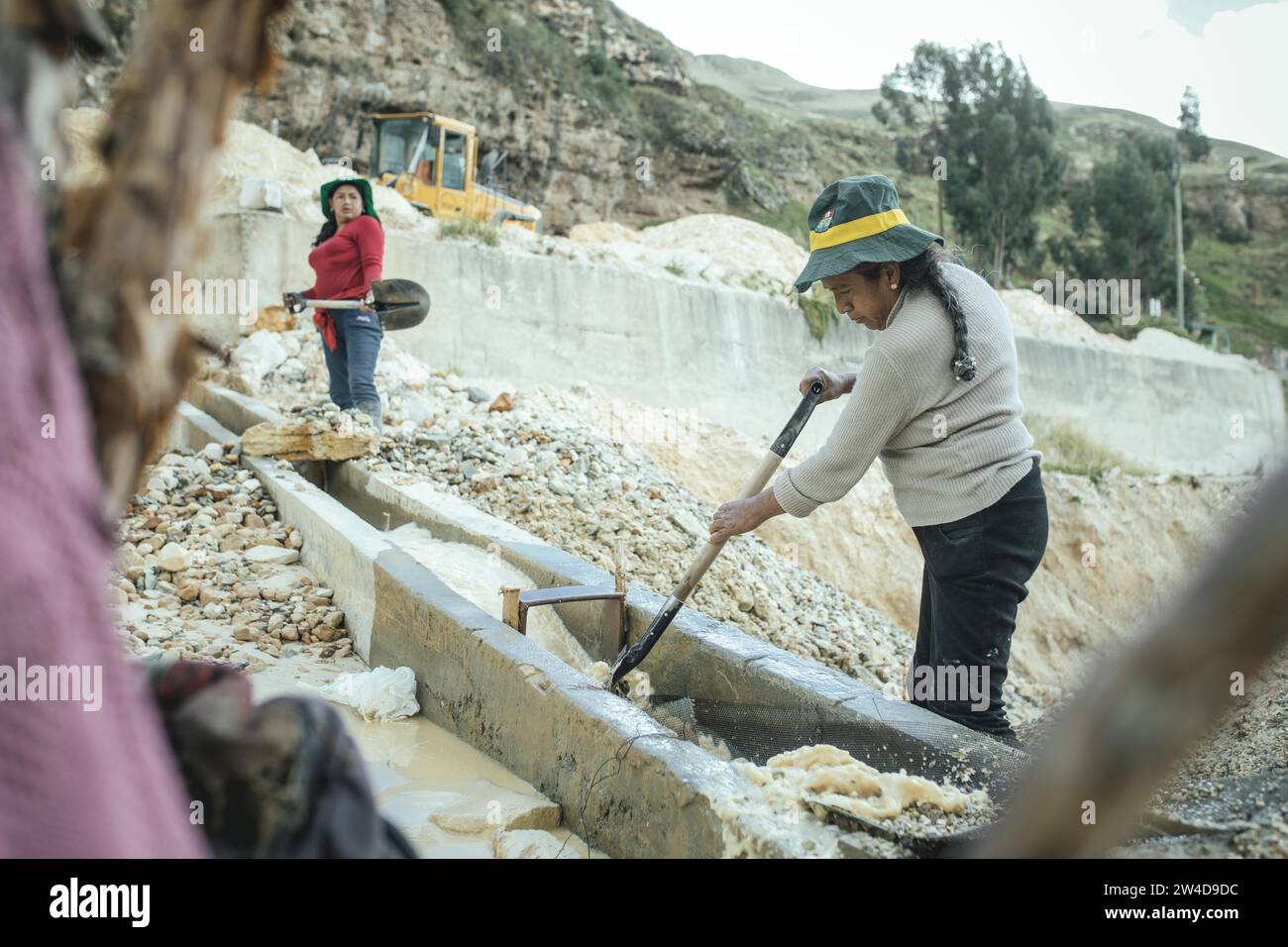 Donne che lavorano in una miniera di caolino, Pachacayo, Perù Foto Stock