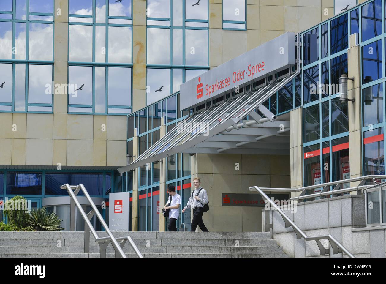 Hauptgeschäftsstelle, Oder-Spree Sparkasse, Franz-Mehring-Straße, Francoforte sull'Oder, Brandeburgo, Deutschland Foto Stock