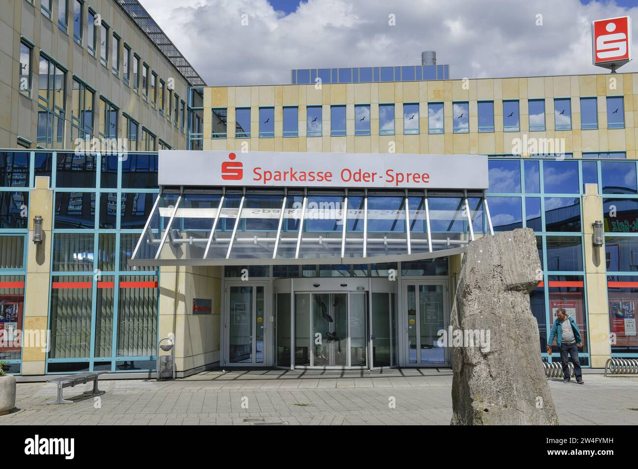 Hauptgeschäftsstelle, Oder-Spree Sparkasse, Franz-Mehring-Straße, Francoforte sull'Oder, Brandeburgo, Deutschland Foto Stock