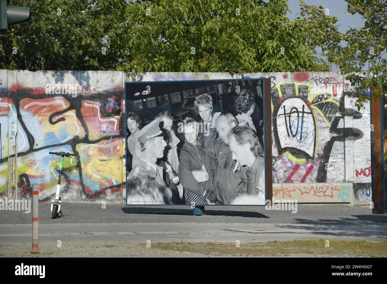 Geschichtsmeile Berliner Mauer Grenzübergang Bornholmer Straße, Platz des 9. Novembre 1989, Pankow, Berlino, Deutschland Foto Stock