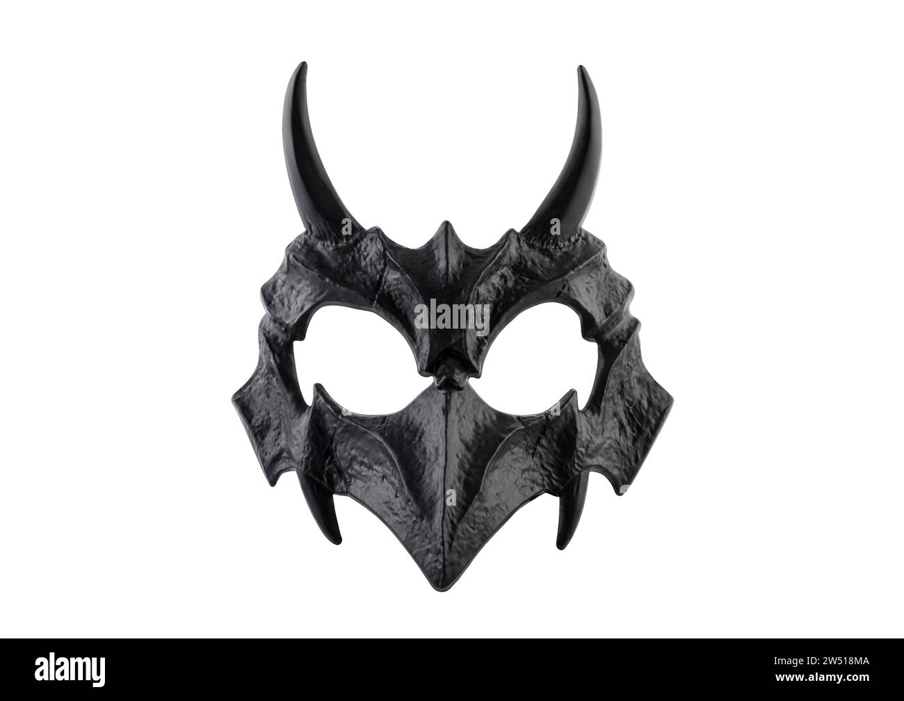 Cranio nero con corna isolato su bianco con percorso di ritaglio Foto Stock