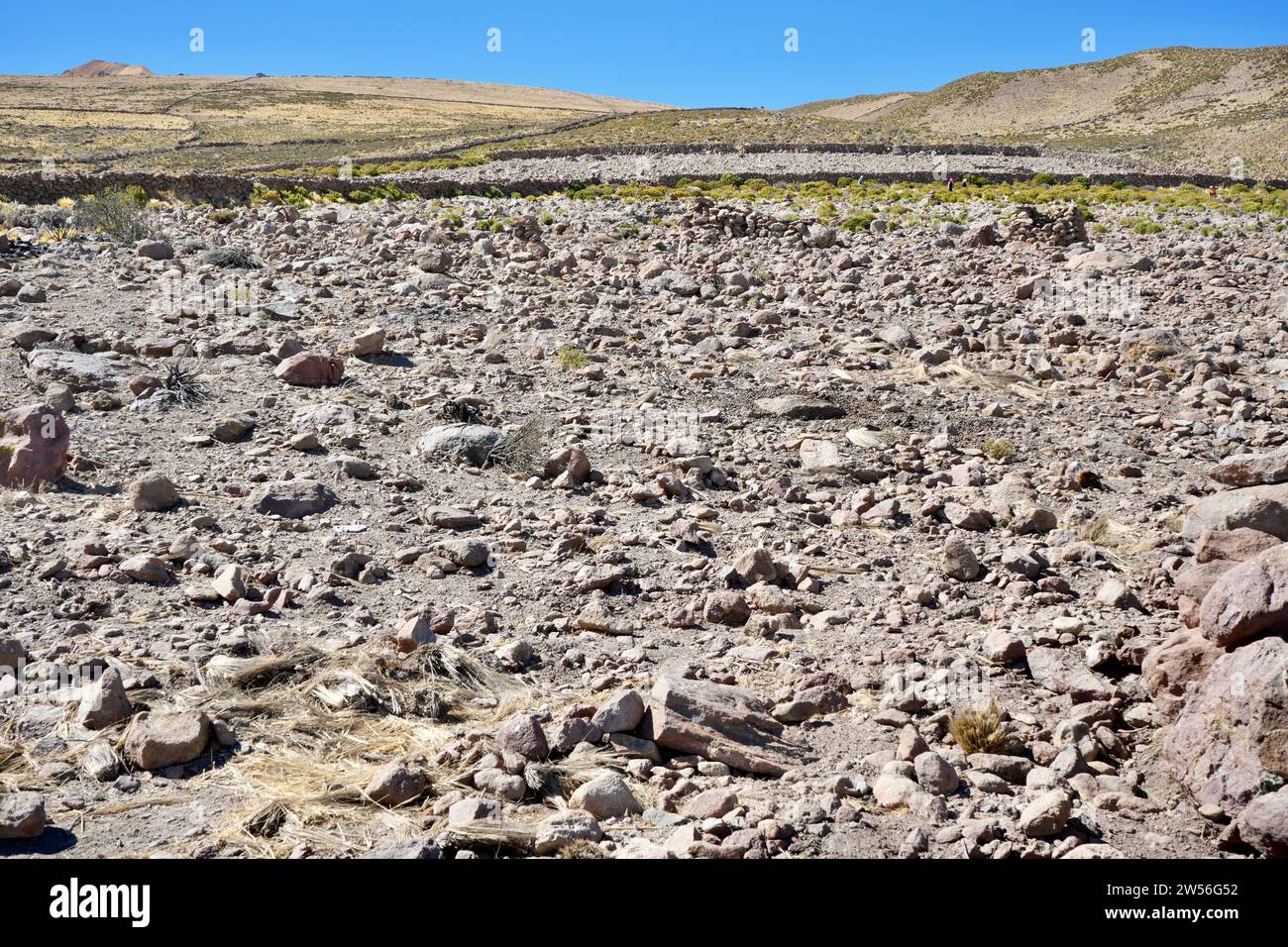 Un paesaggio roccioso vicino al vulcano Tunupa, al cantone di Coqueza, alla Bolivia. Foto Stock