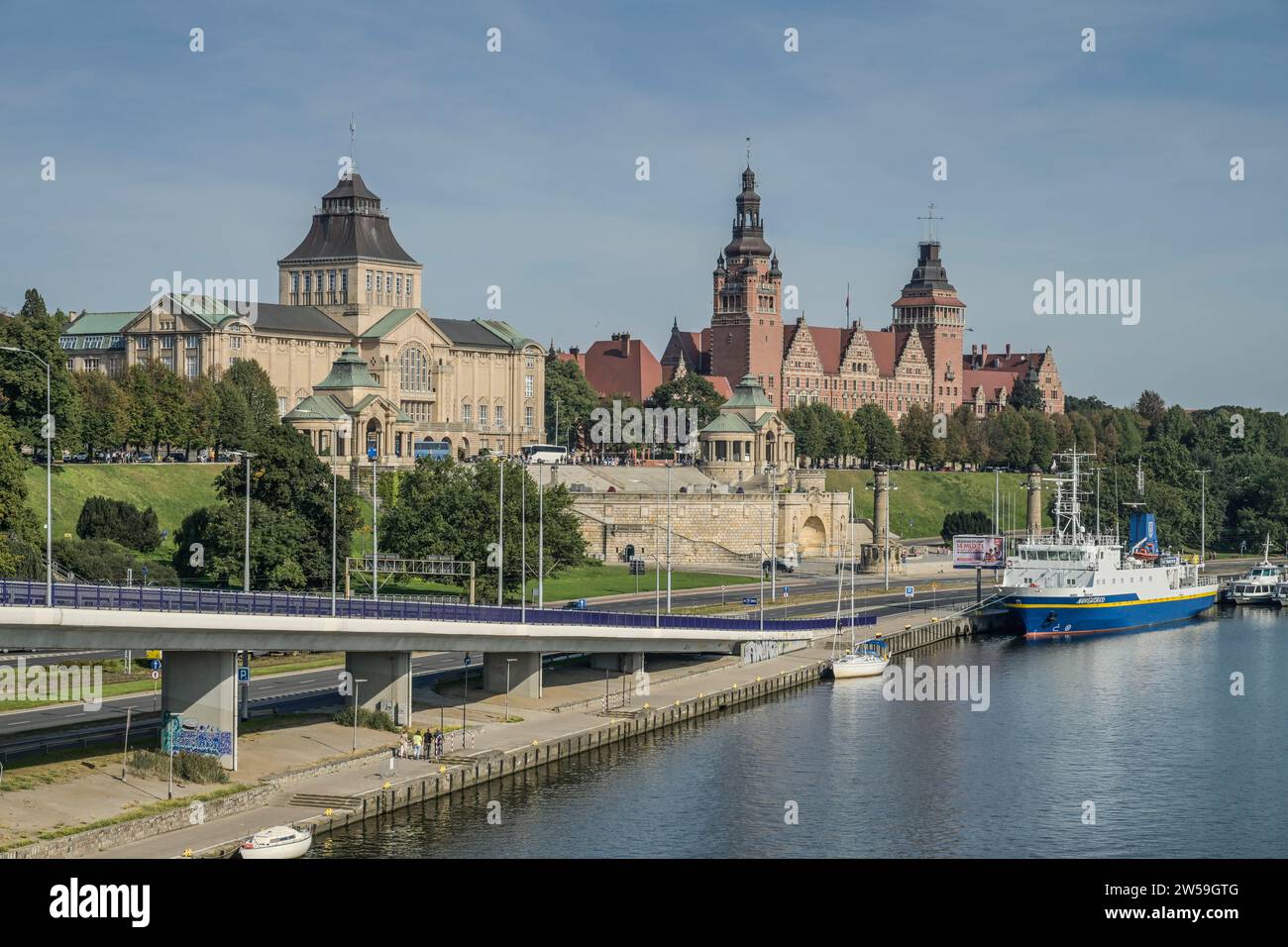 Fiume Oder, Museo Nazionale, Muzeum Narodowe, Ufficio voivodato della Pomerania Occidentale, Zachodniopomorski Urzad Wojewodzki, Hakenterrasse, Stettino, Ovest Foto Stock