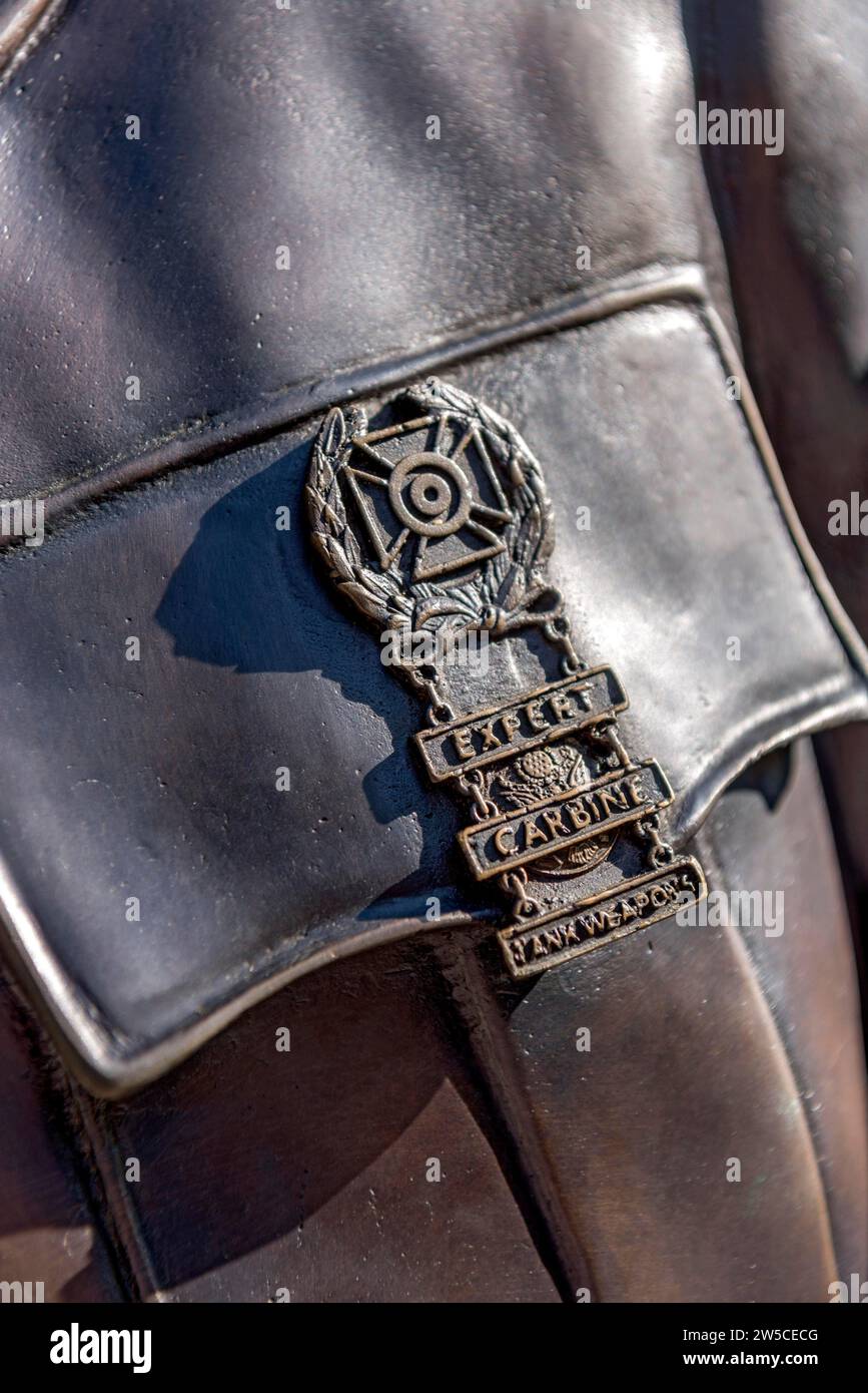 Insegne militari sull'uniforme della 3rd US Armoured Division Spearhead, statua di bronzo, monumento al cantante rock Elvis Presley, King of Rock 'n' Roll Foto Stock