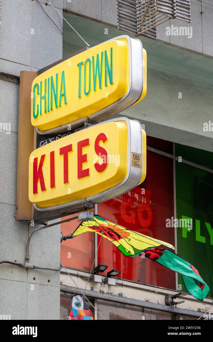 China Town Kites A Kite Store a Chinatown San Francisco, 24 giugno 2023 Foto Stock