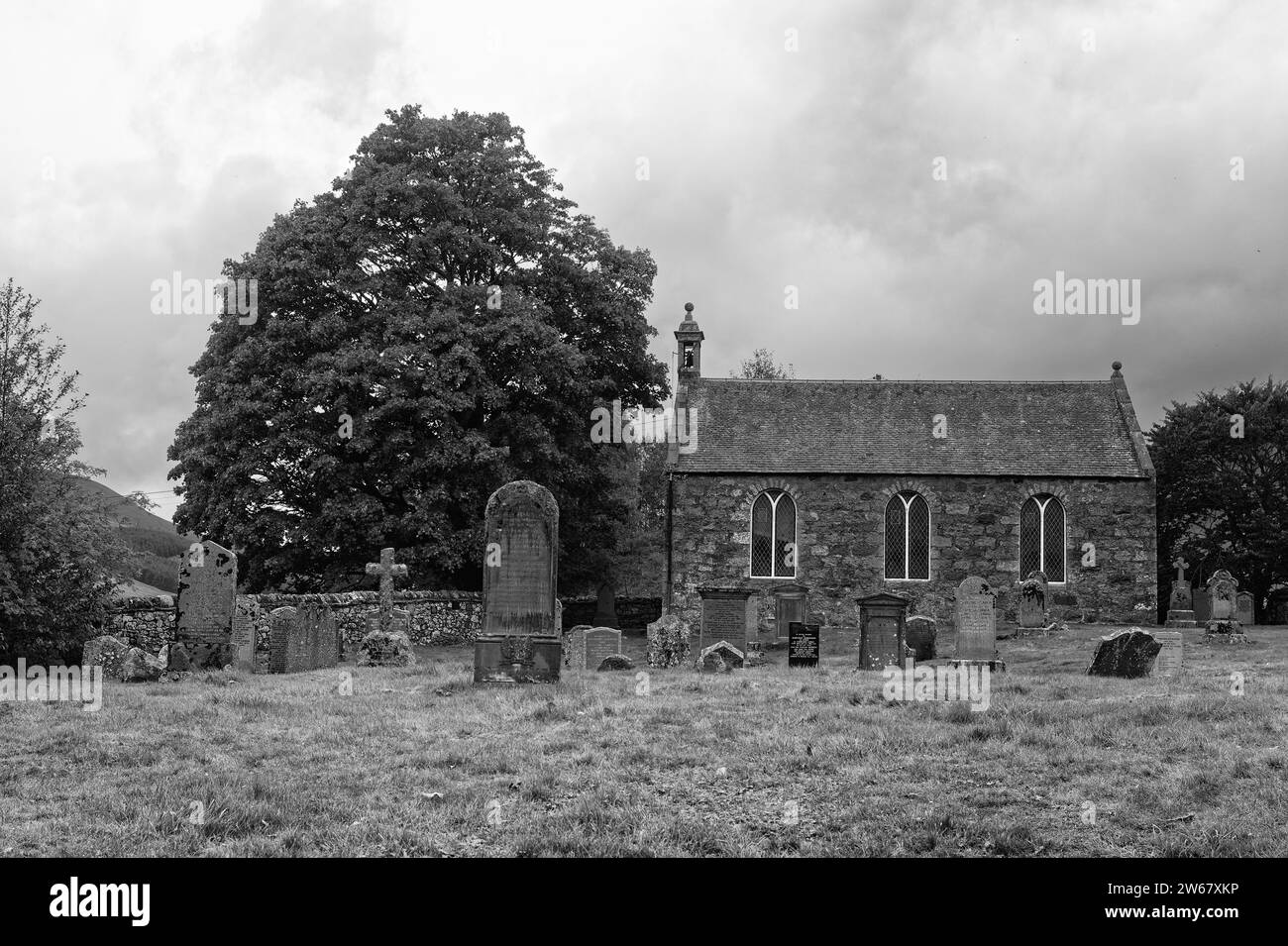 La chiesa parrocchiale Spittal di Glenshee nel parco nazionale di cairngorms, in Scozia Foto Stock