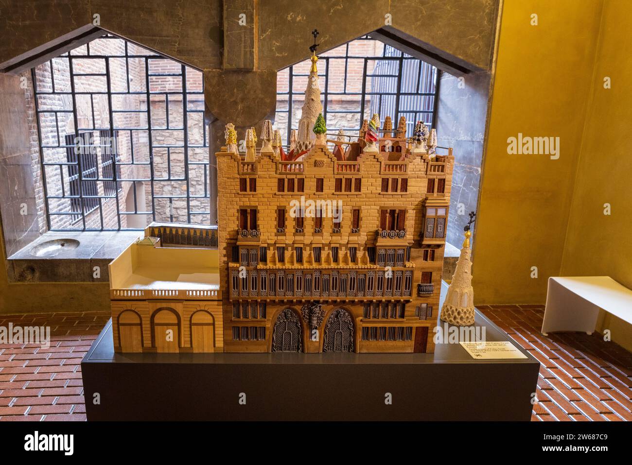 Un modello in scala del «Palau Guell» Gaudí all’interno del palazzo, Barcellona, Spagna Foto Stock