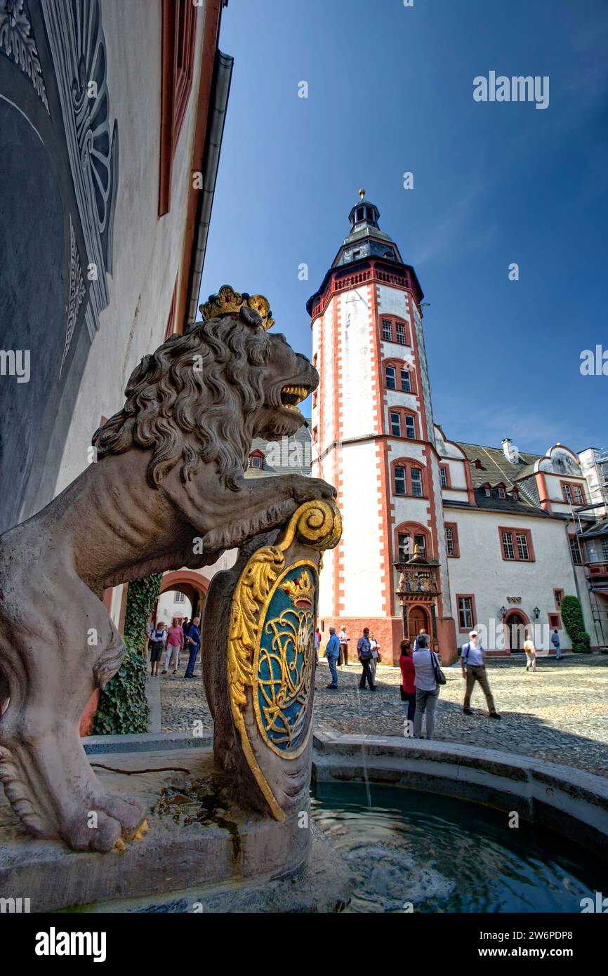Nassau Lion, il cortile di Schloss Weilburg castello, Weilburg an der Lahn, Hesse, Germania, Europa Foto Stock