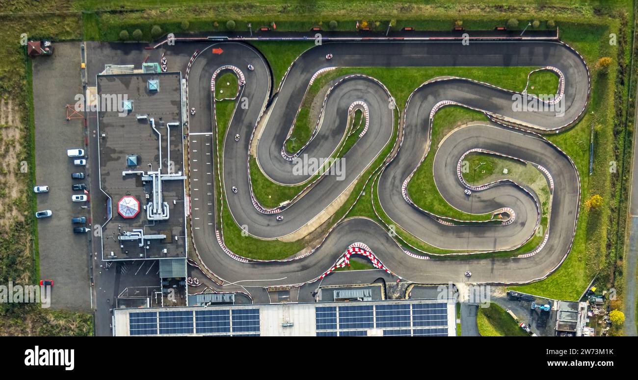 Vista aerea, pista per kart e centro eventi Michael Schumacher, MS Cart Center, pista per go-kart al coperto e all'aperto e go-kart in movimento, Kerpen, Renania, Foto Stock