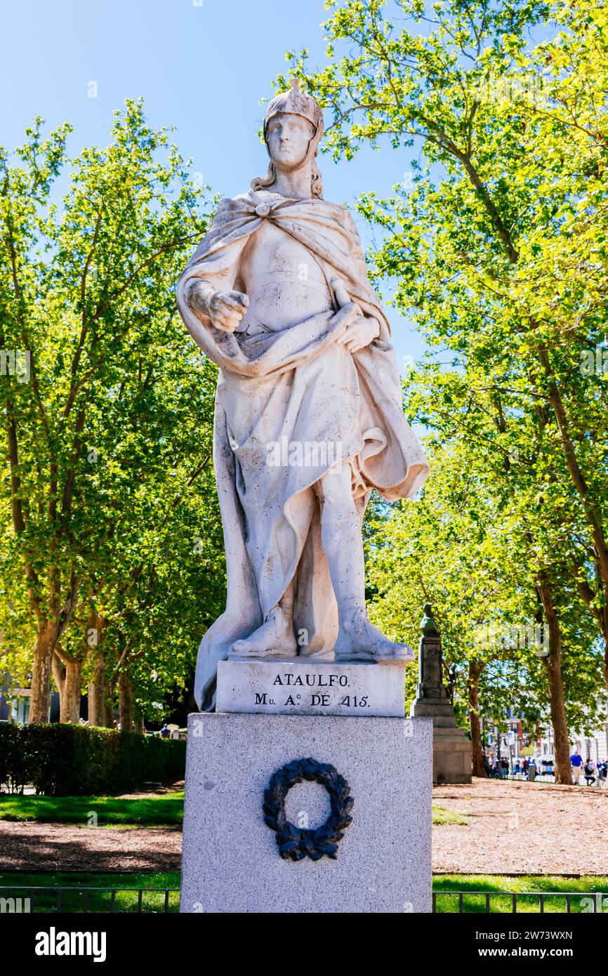 Statua di re Ataúlfo. Ataulfo fu re dei Visigoti dal 411 al 415. Gruppo di statue di una serie dedicata a tutti i monarchi di Spagna, ordinata Foto Stock