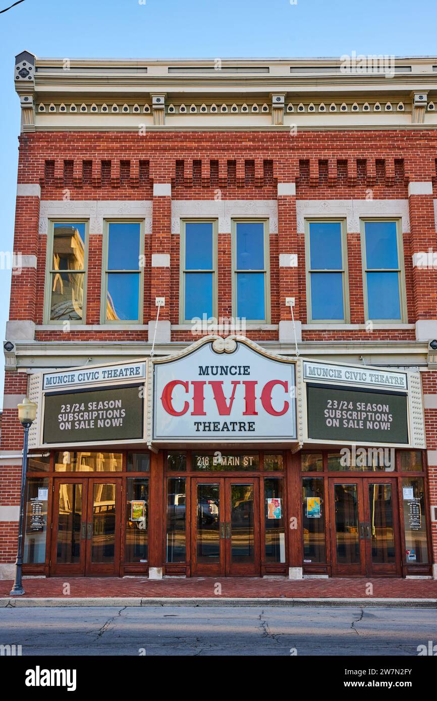 Facciata del Muncie Civic Theatre con Season Marquee, Indiana Foto Stock