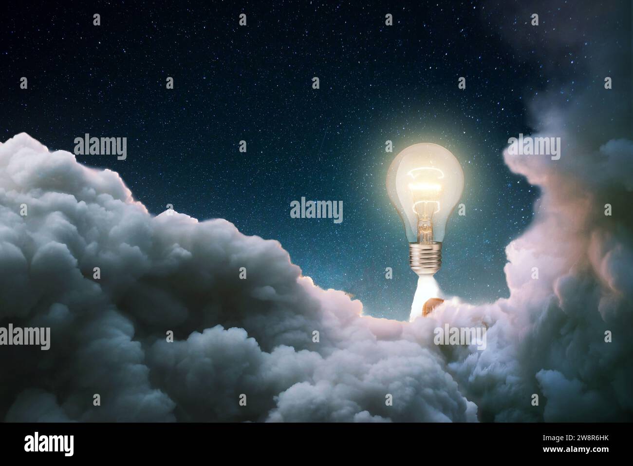 Il razzo con lampadina a incandescenza creativa con Blast e Clouds of Smoke decolla con successo nel cielo stellato. Idea creativa, concetto. Generazione di ne Foto Stock