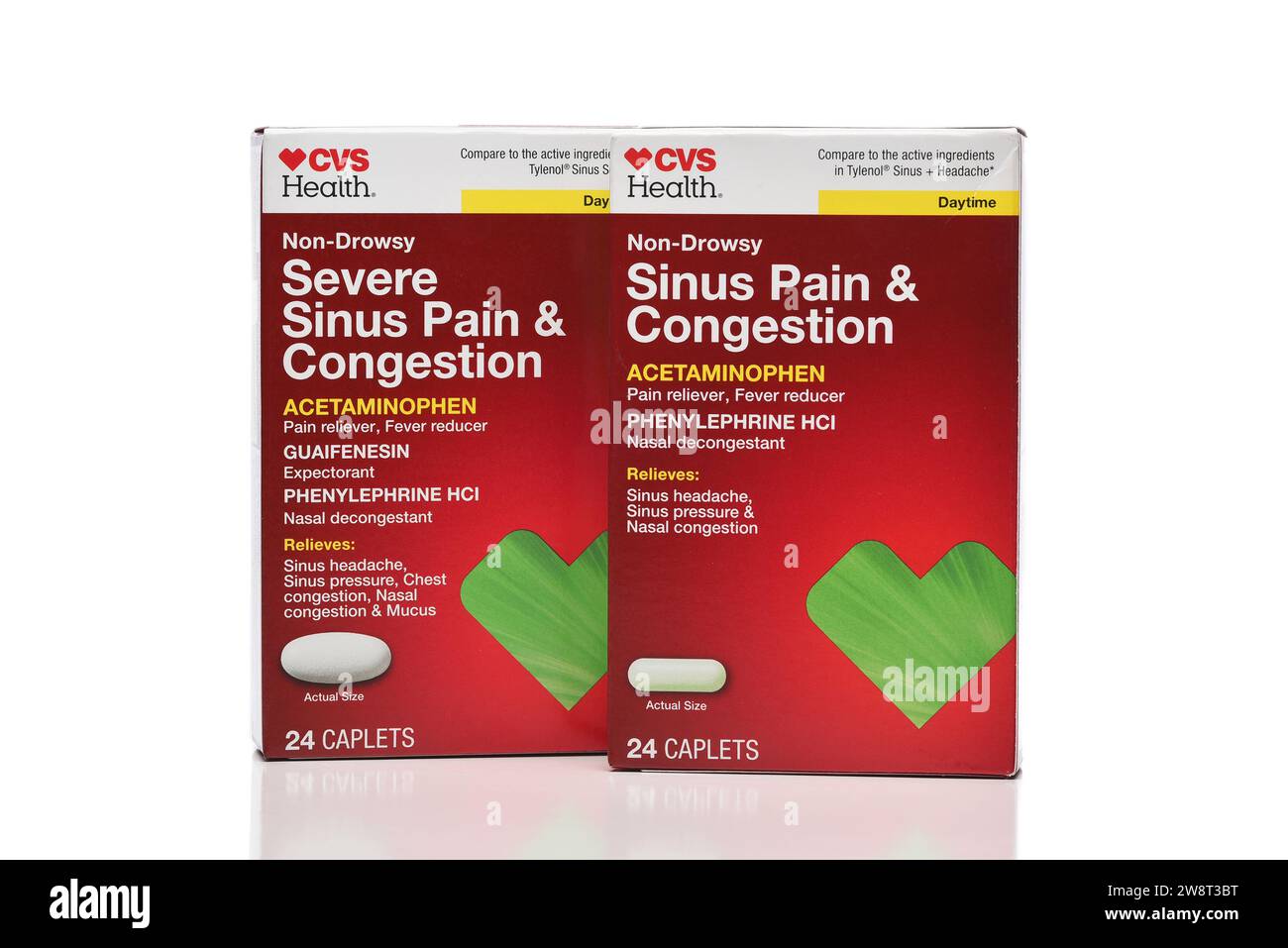 IRVINE, CALIFORNIA - 21 DEC 2023: Due scatole di marca CVS Sinus Pain e Congestion medicine. Foto Stock