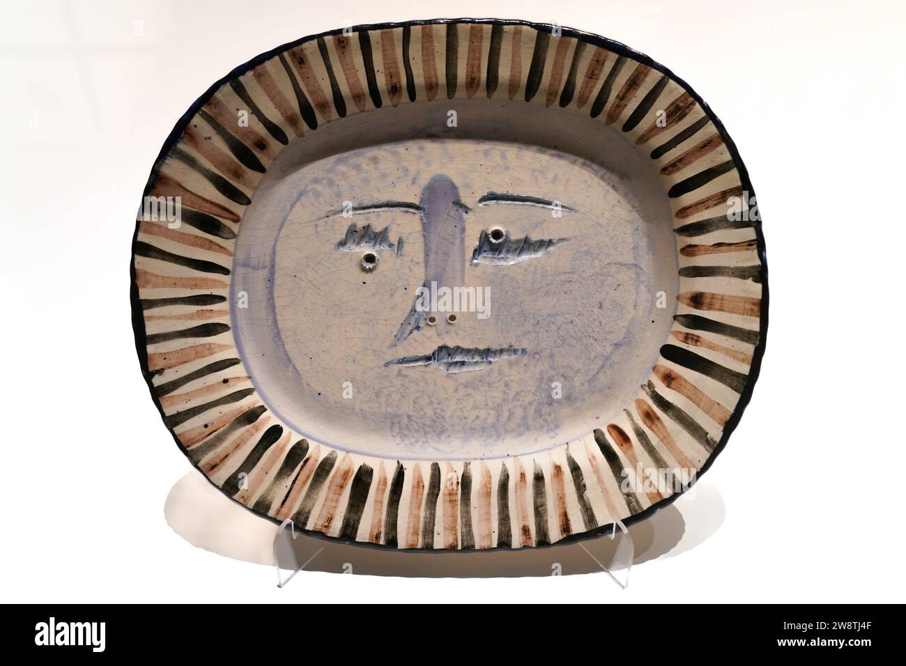 Picasso Ceramics "volto di un uomo" al Museo di Barcellona, Spagna Foto Stock