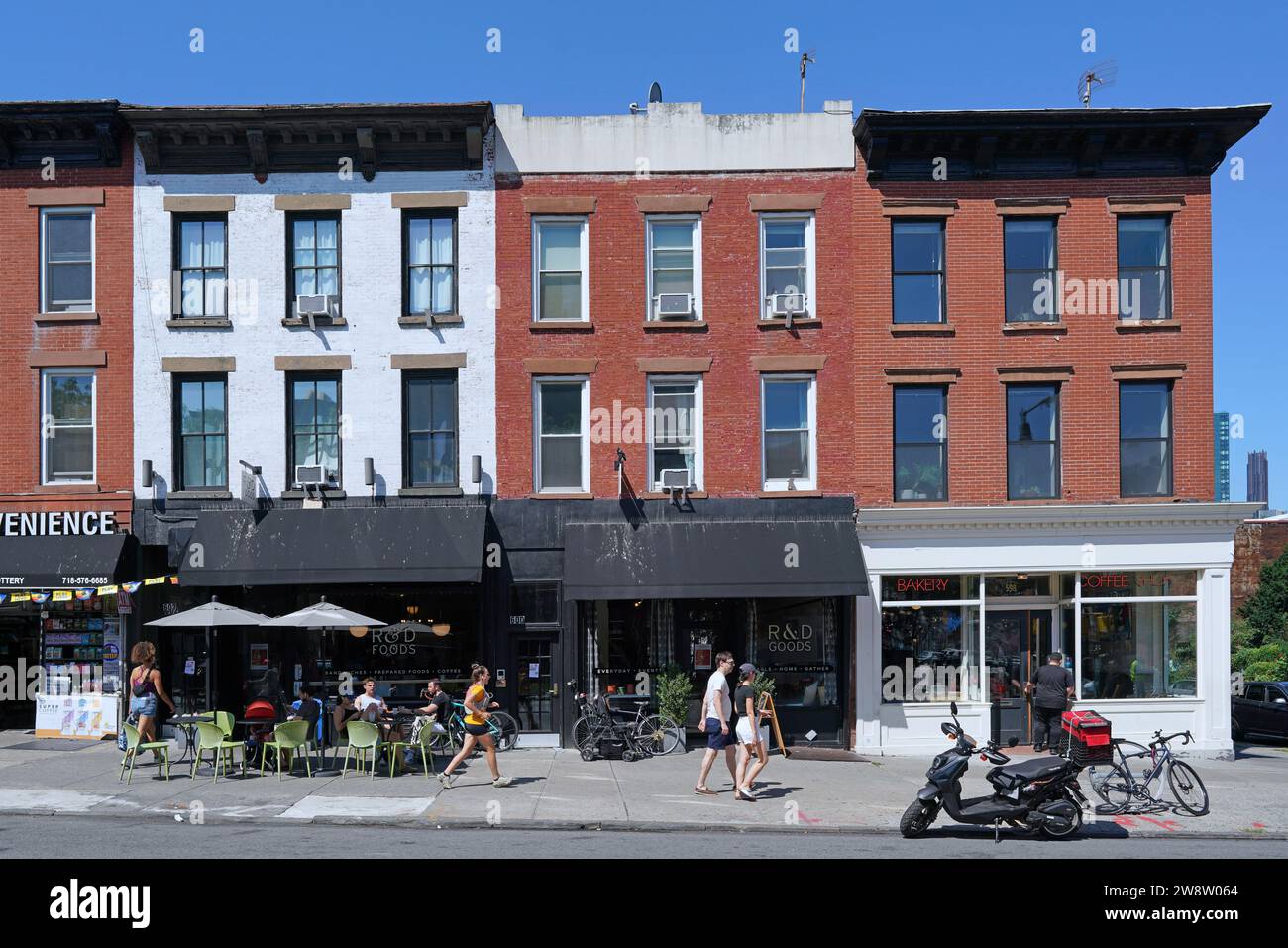 Negozi e ristoranti locali nel quartiere Park Slope di Brooklyn, New York Foto Stock