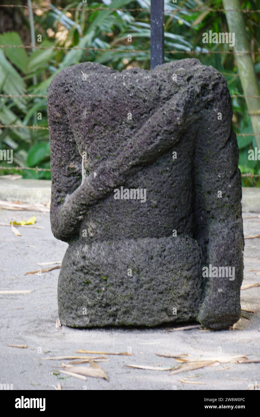 Sito Arca Warak a Blitar. Questa reliquia storica è ancora oggetto di dibattito da parte degli storici. In questo posto ci sono statue di elefanti e altri Foto Stock