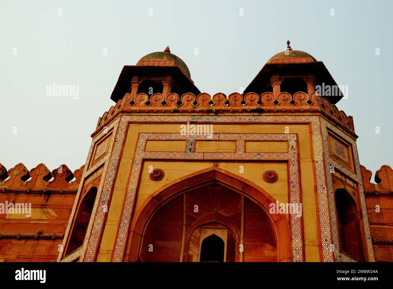 Vista parziale della porta del Re, Fatehpur Sikri, Uttar Pradesh, India Foto Stock