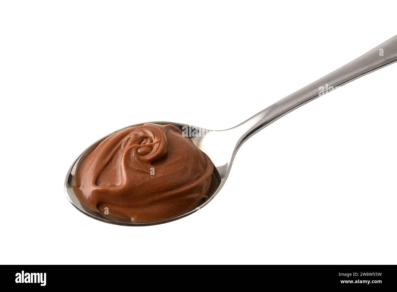 Dettaglio del cucchiaio metallico di crema di cacao isolato con fondo bianco. Vista dall'alto in alto. Foto Stock