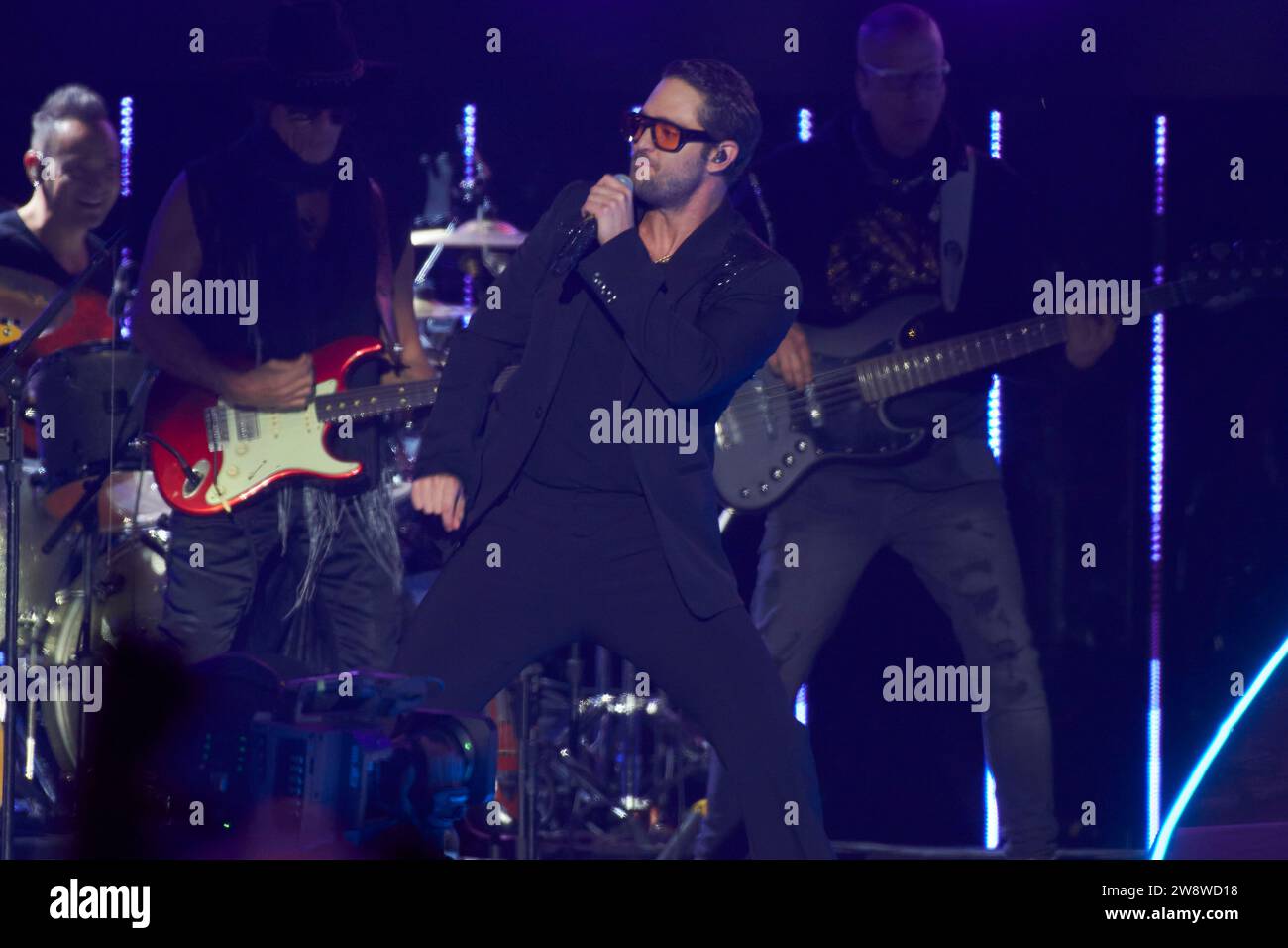 22 dicembre 2023, città del Messico, Ciudad de Mexico, Messico: 21 dicembre, 2023, città del Messico, Messico: Christopher Uckermann, integratore della band pop RBD, si esibisce sul palco durante il â€˜Soy Rebelde Tourâ€™ alla fine del suo tour per celebrare la riunione della band quindici anni dopo all'Aztec Stadium. Il 21 dicembre 2023 a città del Messico, Messico. (Immagine di credito: © Iliana Suarez/eyepix via ZUMA Press Wire) SOLO USO EDITORIALE! Non per USO commerciale! Foto Stock