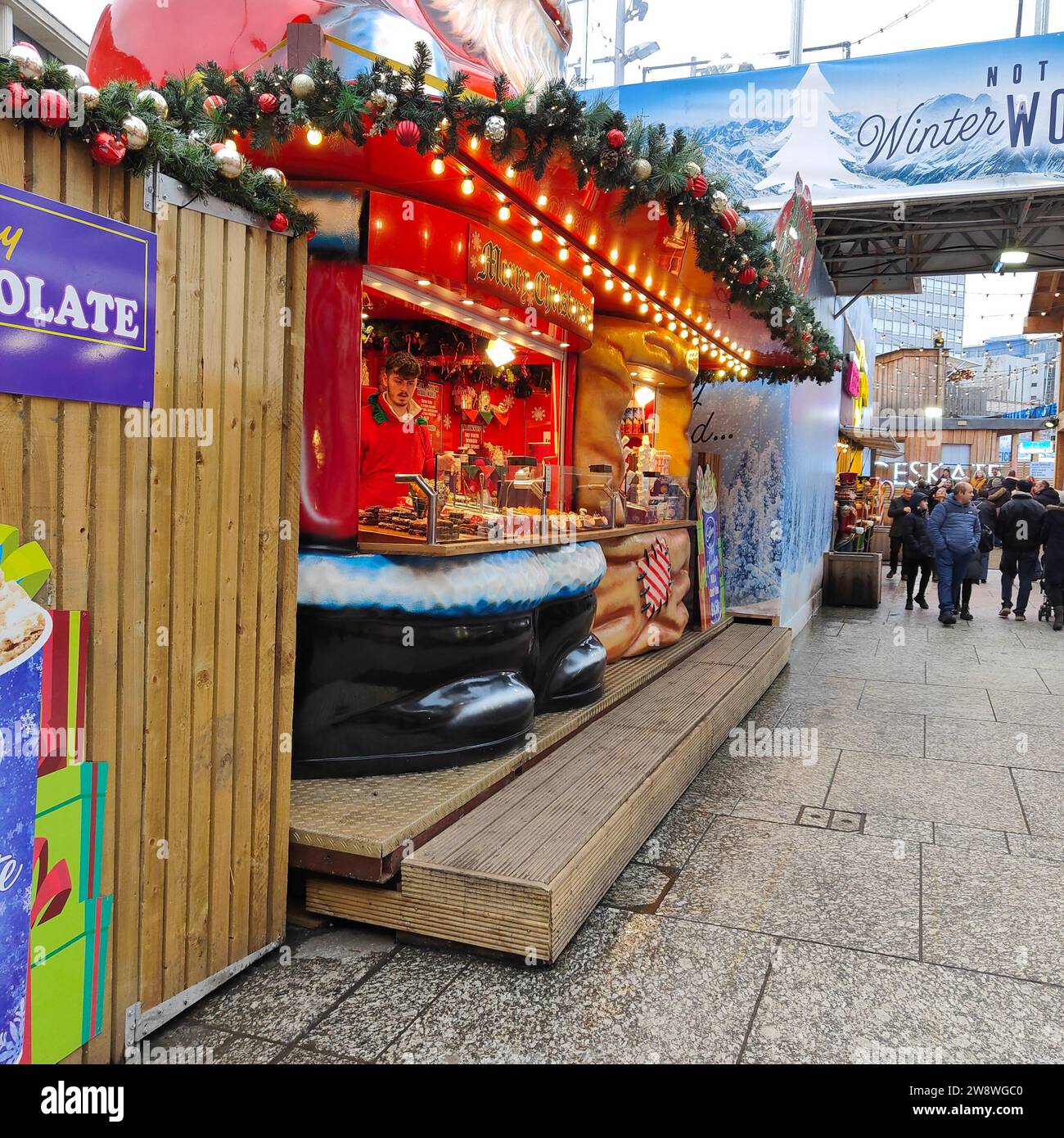 Nottingham, Regno Unito, 15 dicembre 2023: Mercato di Nottingham a Natale. Foto Stock