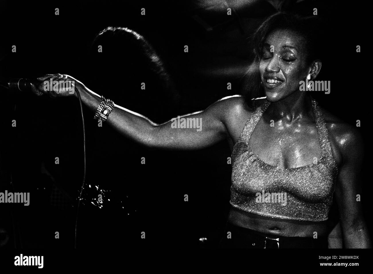SISTER SLEDGE, CARDIFF, 1993 La cantante Kathy Sledge della disco(02)