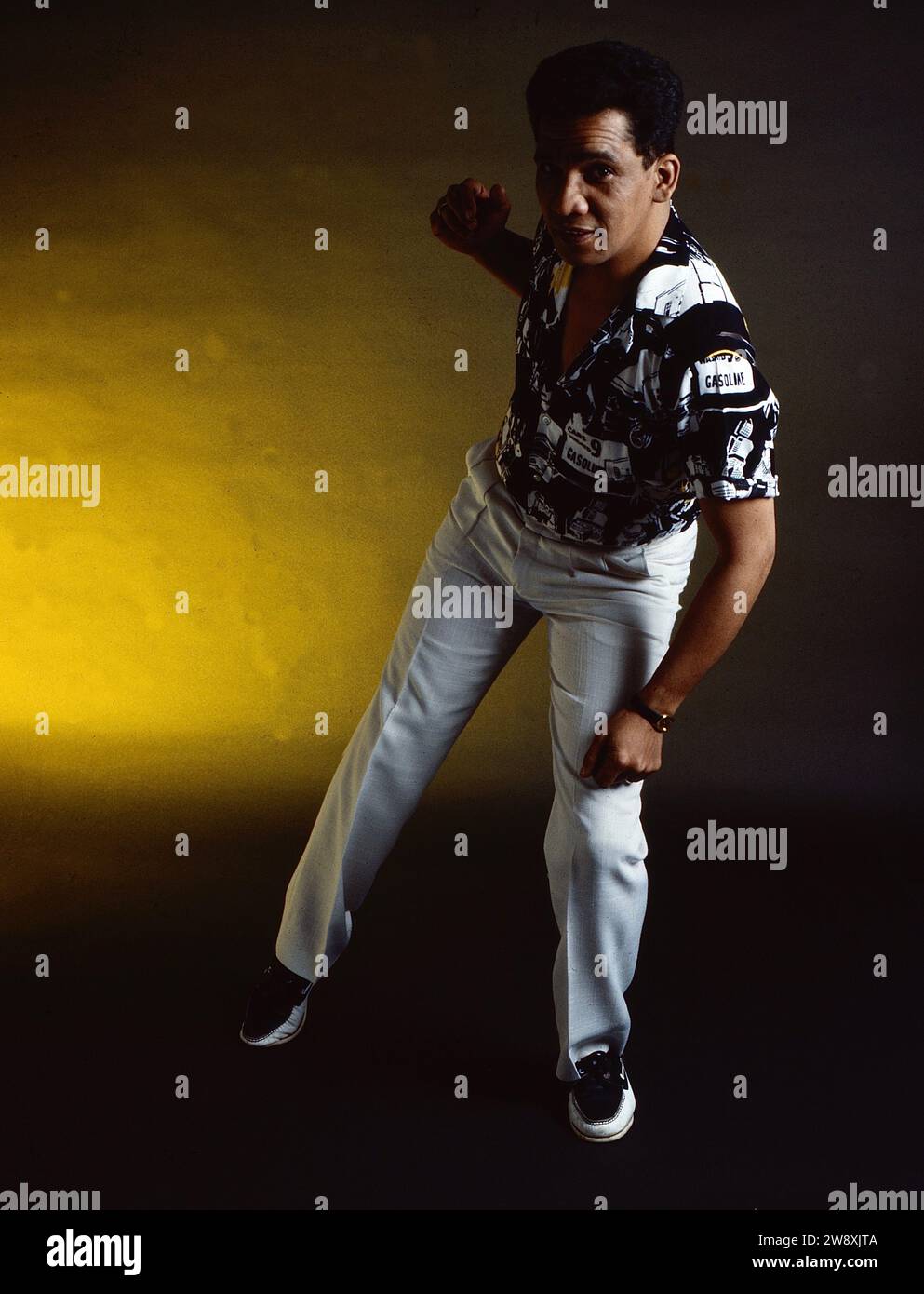 Cantante gospel sudafricano leggendario Lionel Petersen, Yeoville, Johannesburg Gauteng, 1986. Dalla collezione - musicisti sudafricani anni '1980 - archivio fotografico Don Minnaar Foto Stock