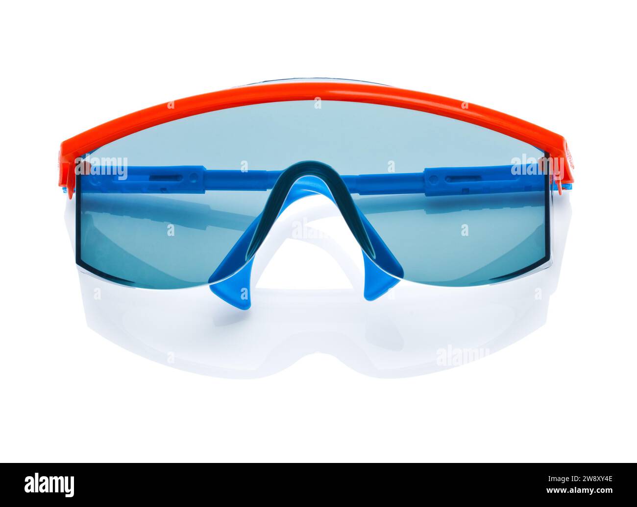 Occhiali di sicurezza blu isolati Foto Stock