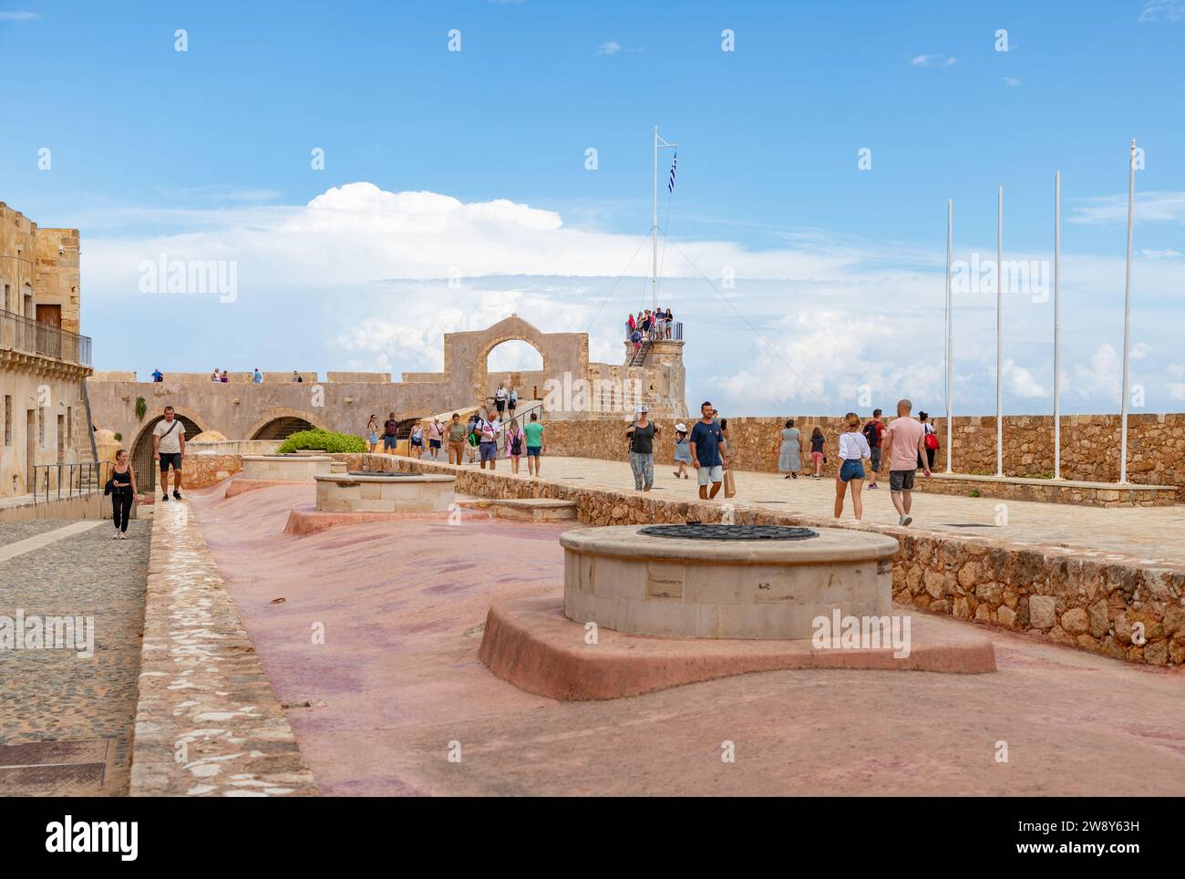 Una foto della Fortezza veneziana Firka, che ospita il Museo marittimo di Creta. Foto Stock