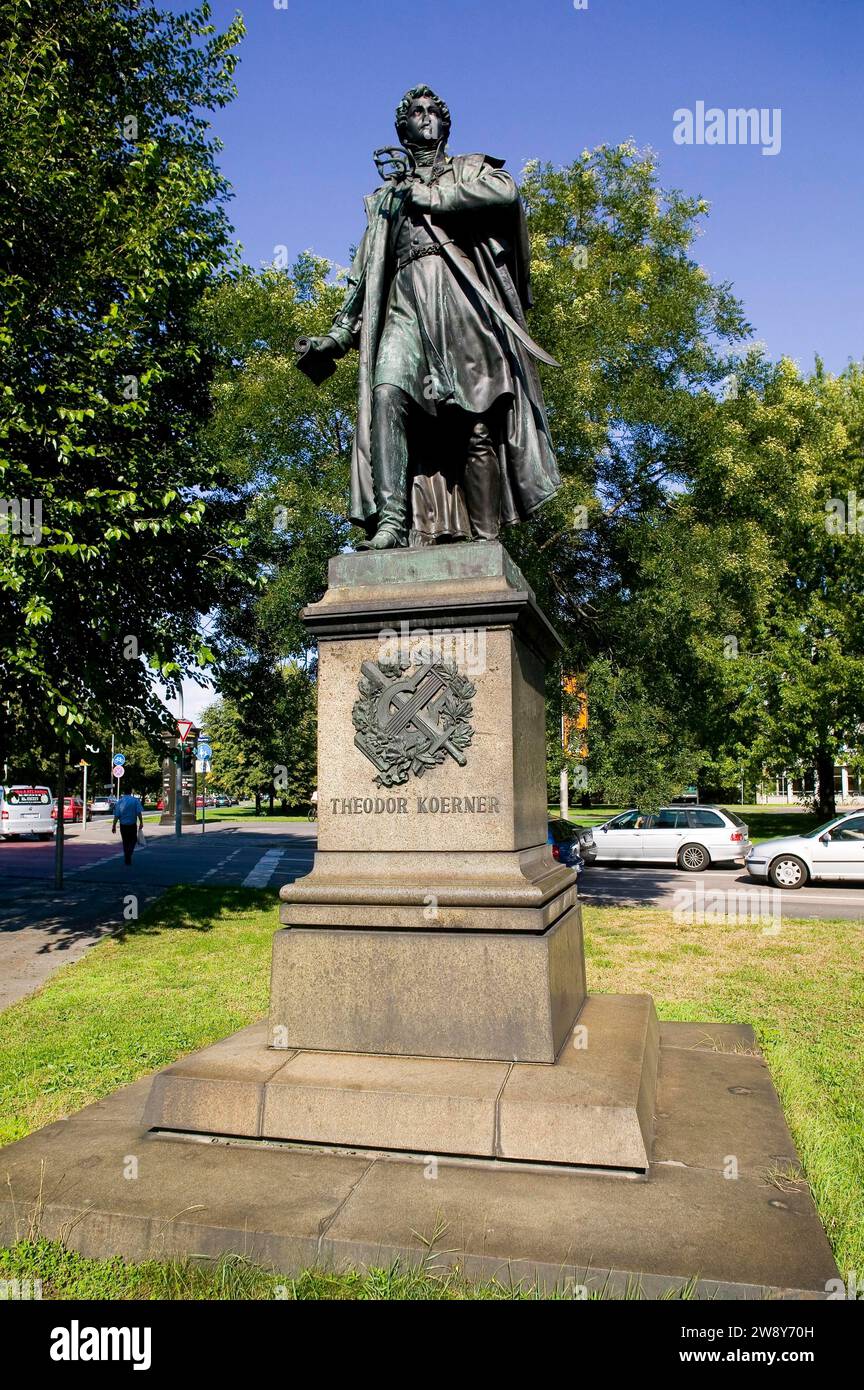 Monumento a Theodor Koerner il monumento a Theodor Koerner a Georgplatz fu progettato da Ernst Julius Haehnel nel nel 1871 e Georg Herrmann Nicolai Foto Stock