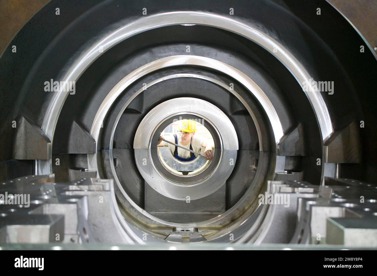 Produzione di una turbina a vapore industriale nello stabilimento di Goerlitz in Germania. Le turbine a vapore industriali sono utilizzate in aree molto diverse: Come generatori Foto Stock