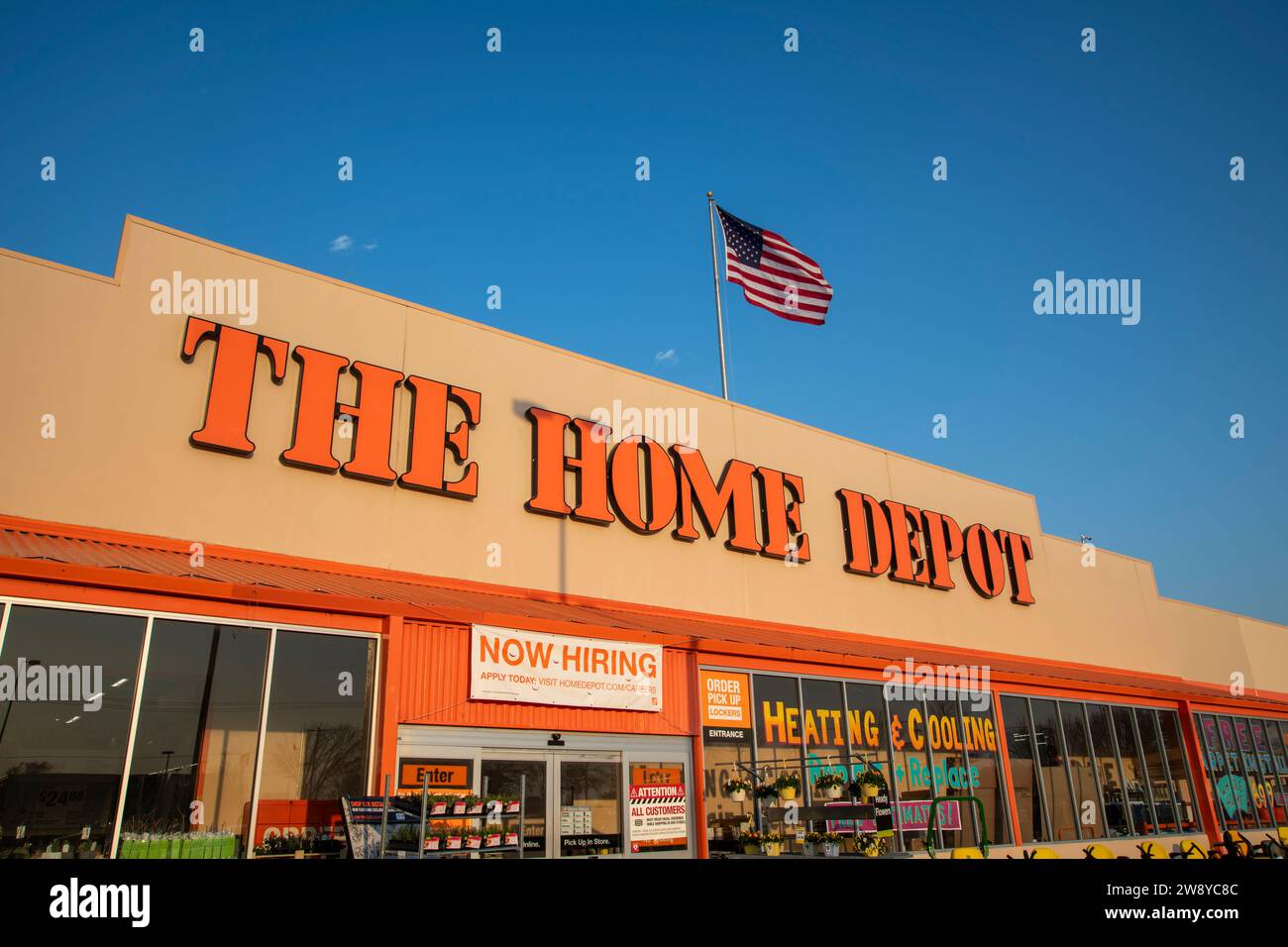 Lansing, Kansas. Home Depot è una multinazionale americana di vendita al dettaglio per il miglioramento della casa e il più grande rivenditore di prodotti per il miglioramento della casa negli Stati Uniti Foto Stock